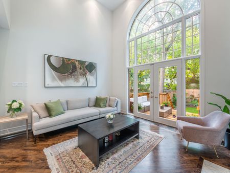 For Lease - 74 Macpherson Avenue, Toronto, Ontario - Photo 2