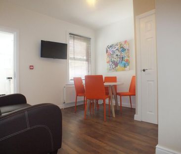 1 bedroom in a house share to rent - Photo 6