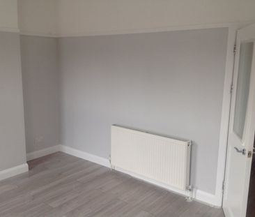 2 Bed Flat, Pretoria Road North, N18 - Photo 1