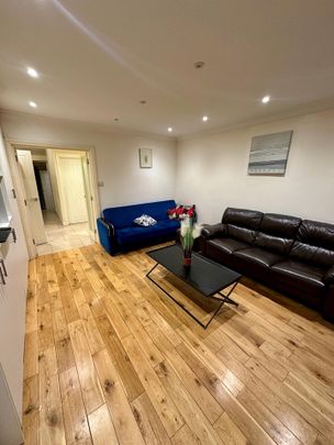 Room in a Shared House, Hyde Crescent, NW9 - Photo 1