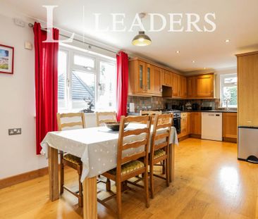 2 bedroom semi-detached house to rent - Photo 6