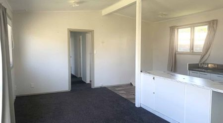 Easy Living with Modern Touches – 3-Bedroom Home in Turangi - Photo 5