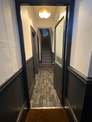 4 bedroom private hall to rent - Photo 1