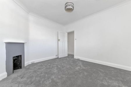 2 bedroom maisonette to rent - Photo 5