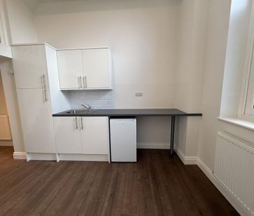 Studio to rent - Photo 2