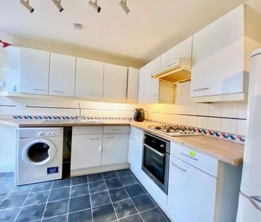 Alexander House , Woking , Surrey, GU22 - Photo 4