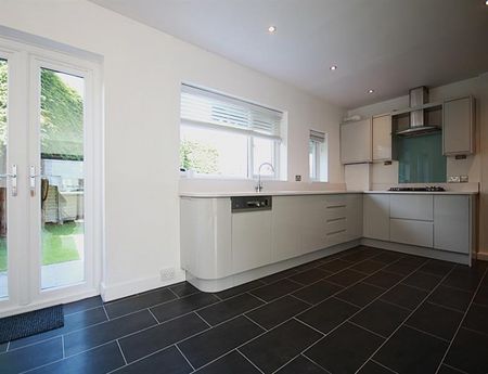 Lyndhurst Close, Wilmslow - Photo 4