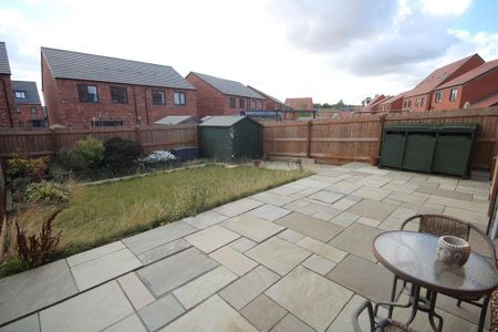 3 bedroom semi-detached house to rent - Photo 2