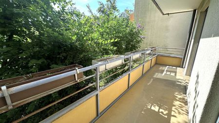 Ruhige 3.5 Zimmerwohnung mit grossem Balkon - Foto 4