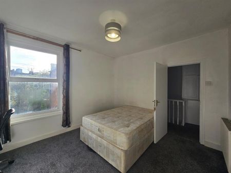 4 bedroom terraced house to rent - Photo 4