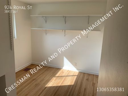 2 Bedroom Main Floor Unit in Rosemont - Photo 3