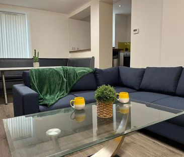 9 bedroom private hall to rent - Photo 1