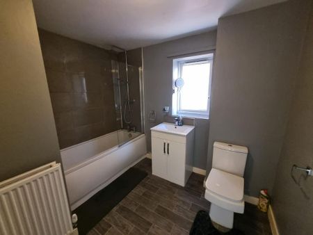 2 bedroom terraced house to rent - Photo 2