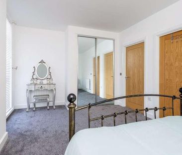 Arethusa House, Gunwharf Quays, Portsmouth, PO1 - Photo 4