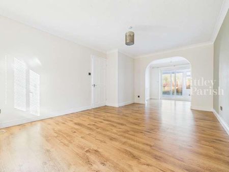 Edenside Drive, Attleborough, NR17 - Photo 5