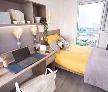 Large Ensuite Room - Photo 5