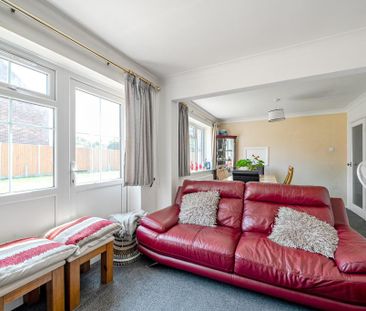 4 bedroom detached house to rent - Photo 2