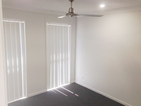 Family Home Located In The Pimpama Village - Photo 5