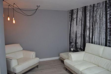 3 bedroom flat to rent - Photo 2