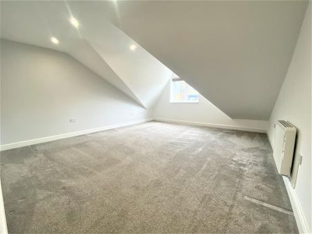 2 bedroom penthouse to rent - Photo 2