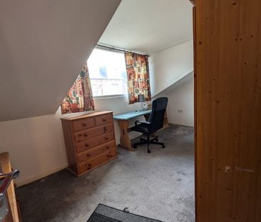 Room in a Shared House, Burley Road, LS4 - Photo 5