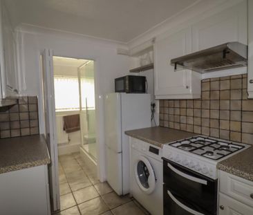 2 bedroom end of terrace house to rent - Photo 5