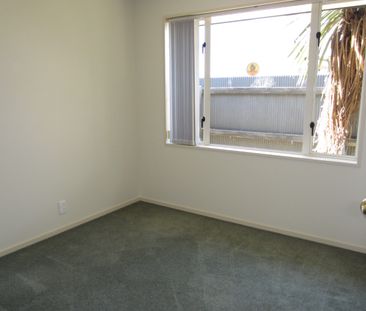 Rear Sunny 3 bedroom Townhouse - Photo 6