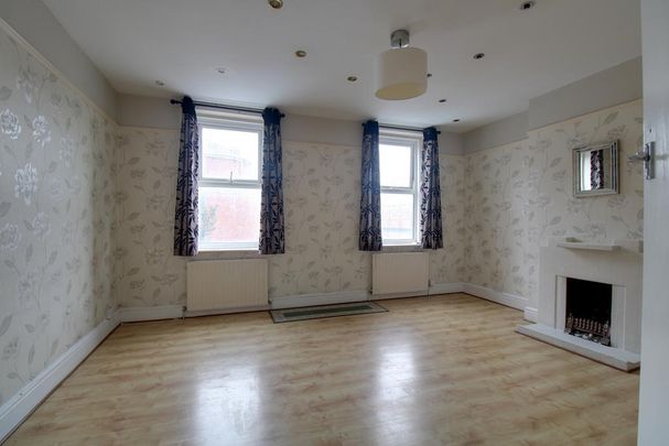 4 bedroom maisonette to rent - Photo 1