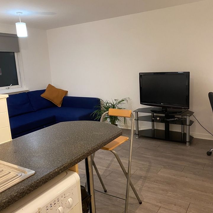 Studio Flat, Blackfriars Road, G1 - Photo 1