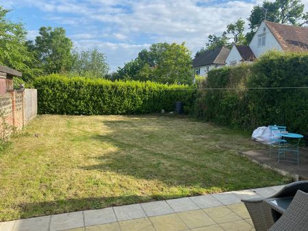 3 bedroom detached house to rent - Photo 2