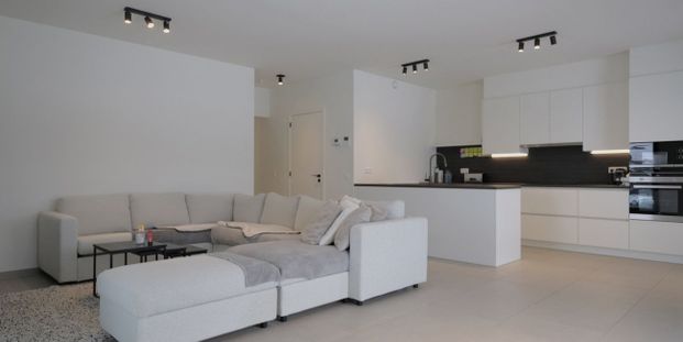 Appartement te huur in Uitbergen voor € 1.275 met 3 slaapkamers - Photo 1