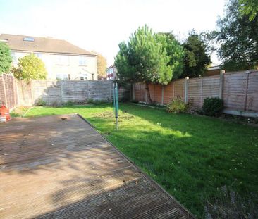 2 bedroom maisonette to rent - Photo 2