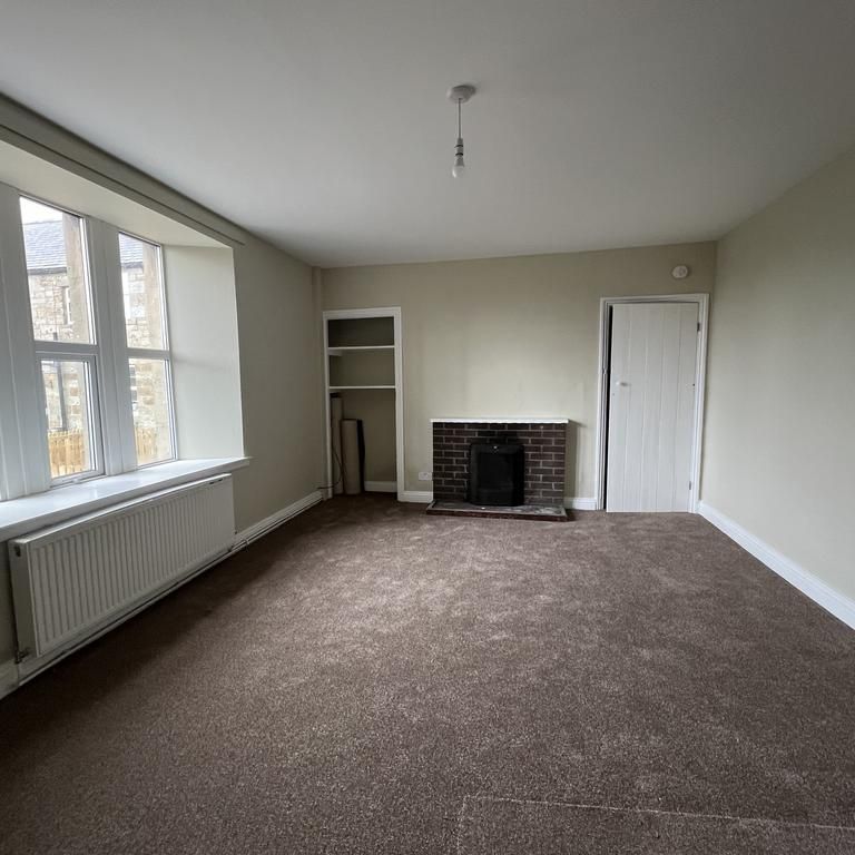 2 bedroom end of terrace house to rent - Photo 1