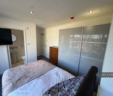 1 bedroom in a house share to rent - Photo 4