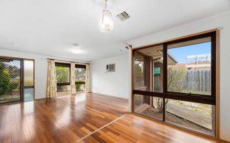 Well-Presented 2-Bedroom Home with 1 Bathroom and Double Garage - Photo 2