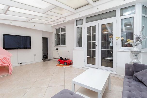 3 bedroom end of terrace house to rent - Photo 1