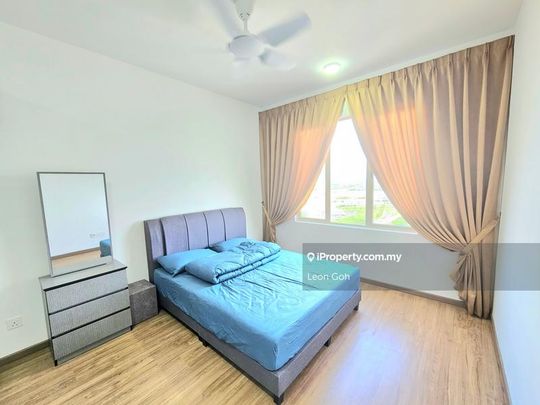 Gravit8, Klang, Kota Bayuemas, Klang - Foto 1
