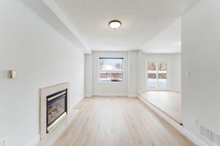 For Lease - 20 Felt Crescent, Barrie, Ontario - Photo 3