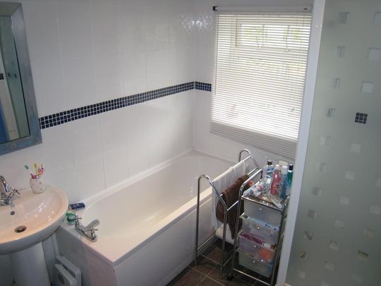 4 bedroom house to rent - Photo 1