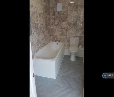 2 bedroom semi-detached house to rent - Photo 5