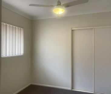 Lovely 3 bedroom renovated home in popular Upper Coomera - Photo 3