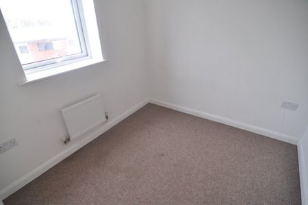 2 bed Apartment - To Let - Photo 3