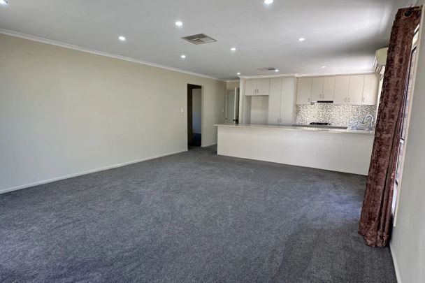 Spacious 4-Bedroom Family Home in a Convenient Location - Photo 1