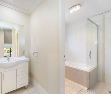 Spacious Townhouse with Second Living Area - Photo 5