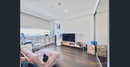 Modern & Spacious 2-Bedroom Apartment in Prime Mascot Location - Photo 3