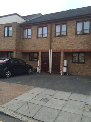 2 Bed Terraced House, Hewison Street, E3 - Photo 1