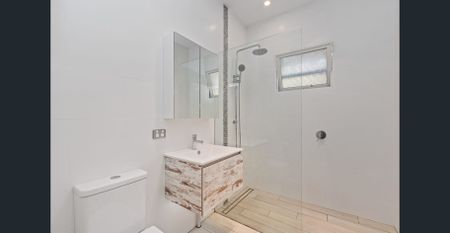 CHARMING DOUBLE FRONTED HOME - Photo 5