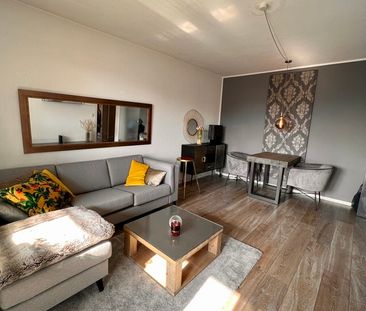 Hochwertig modern möblierte 2-Zimmerwohnun mit Südbalkon - Photo 3