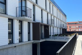 Apartamento T1 no empreendimento DOCA Praia da Barra.