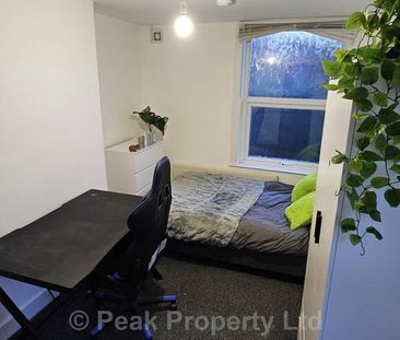 1 bedroom in a house share to rent - Photo 1